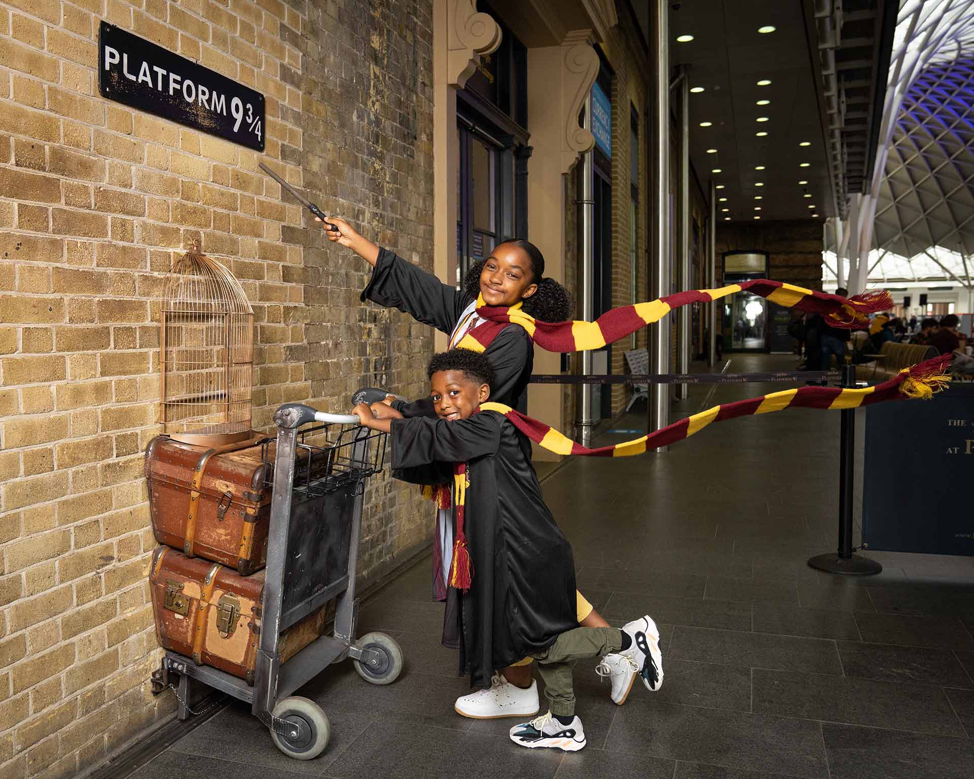 WarnerBros.co.uk Wizarding World Announces Harry Potter Platform 9 ¾